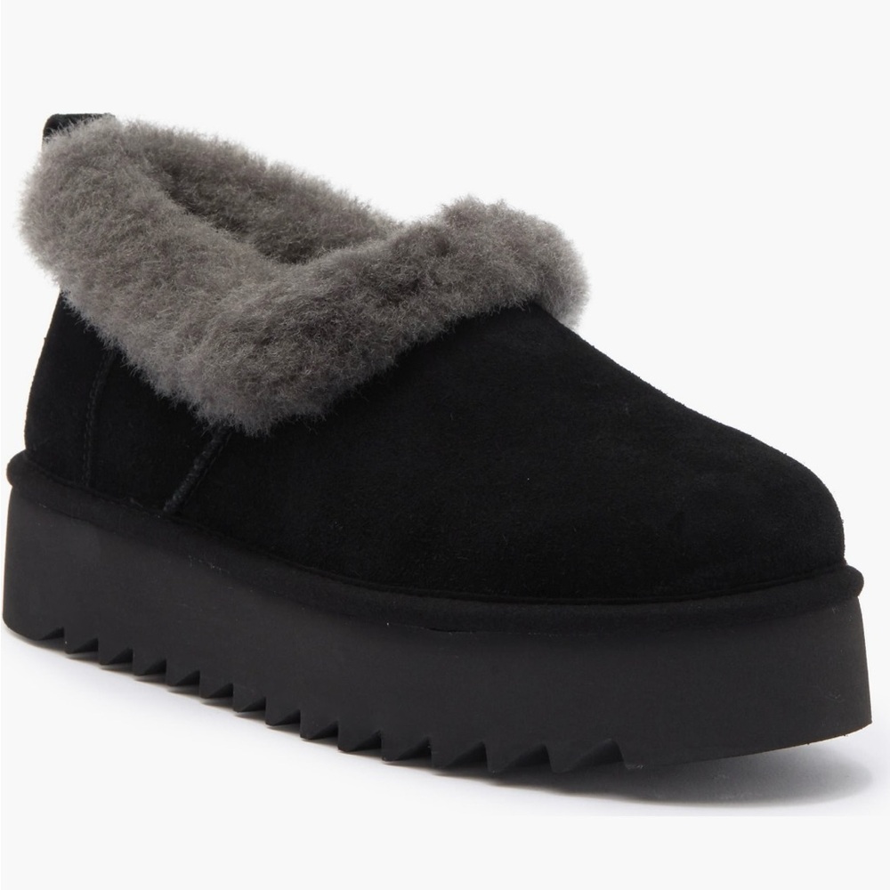 NWT and Box: UGG Nita Genuine Shearling platform Shoe/Slipper in black, size 7